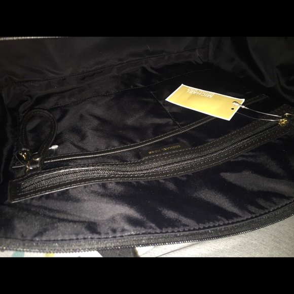 Michael Kors Purse - Picture 6 of 7